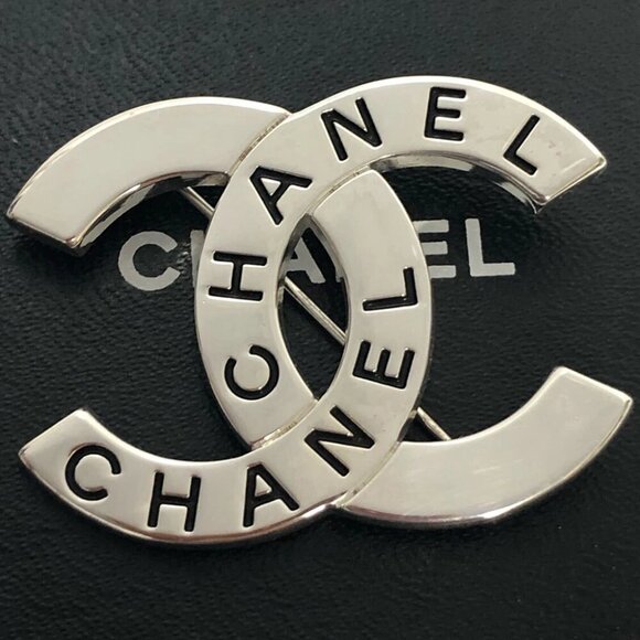 CHANEL CC Logo Vintage Brooch Silver Tone Pin 98P Auth w/Box - Picture 1 of 10